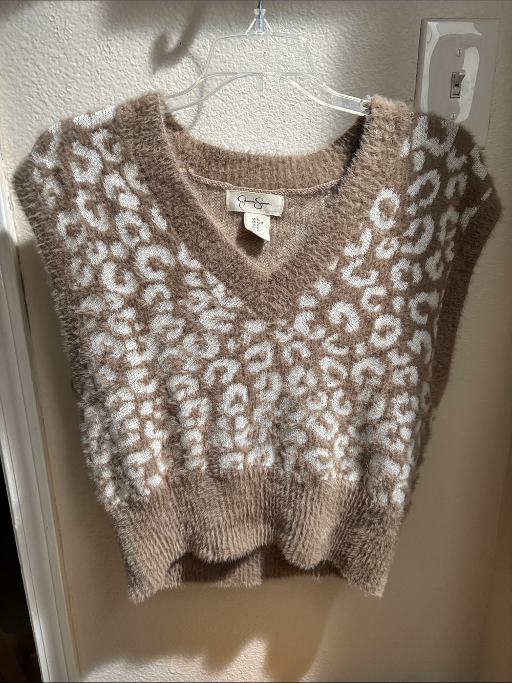 Jessica Simpson Taupe & White Leopard Fuzzy V-Neck Sweater Vest XS